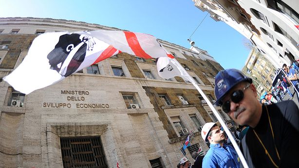 Nullafacenti nei ministeri: a casa un giorno su cinque