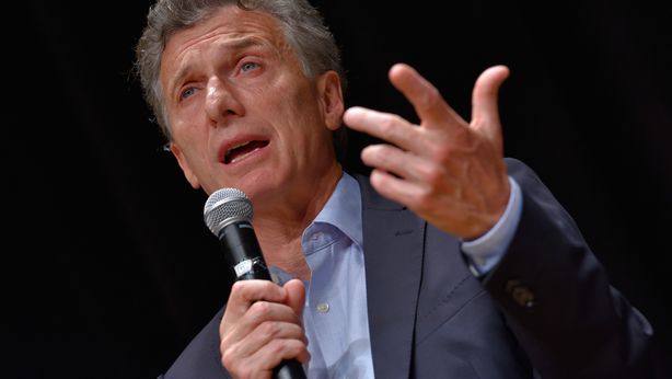 Shock sul forex. Effetto Macri in Argentina, peso crolla -30%