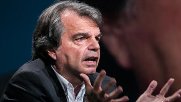 Economia: “Siamo sull’orlo del baratro, anche se nessuno lo dice”