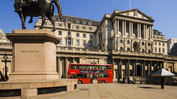 Bank of England: salgono scommesse su tassi al 6,25%