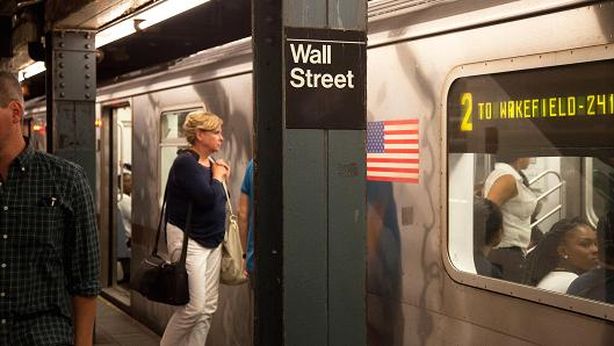 Rischio deflazione per l’economia Usa, Wall Street arretra dai record