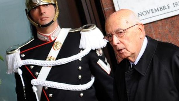 Napolitano ha paura e chiama Draghi