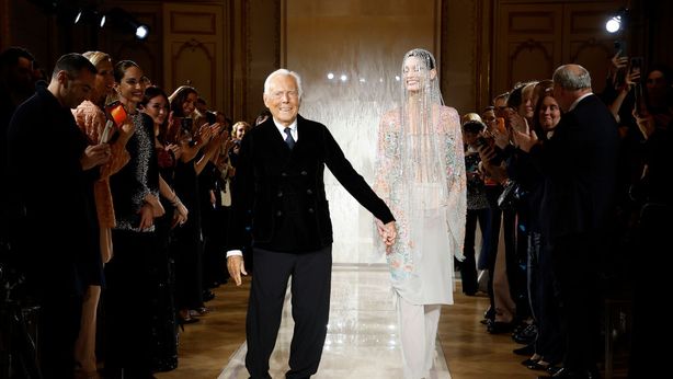 Armani, Re Giorgio lascia un patrimonio miliardario: la sfida ora è il futuro della maison