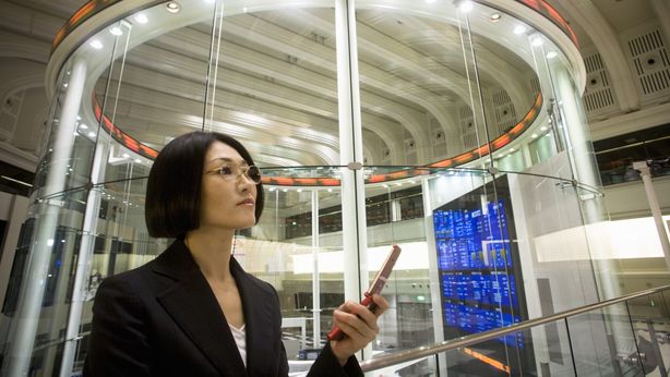 Borse Asia: Hong Kong rimbalza di oltre il 2%