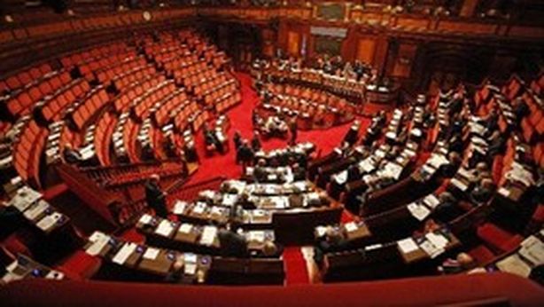 Governo, va due volte ko al Senato