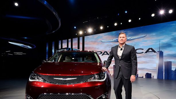 Colossi dell’auto si inginocchiano al volere di Trump