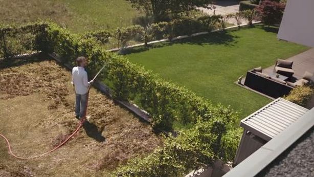 Spot su TV svizzera: “Non annaffiate il giardino italiano”