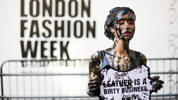 Moda: sobria e attenta all’ambiente, la Generazione Z impone i nuovi trend di mercato