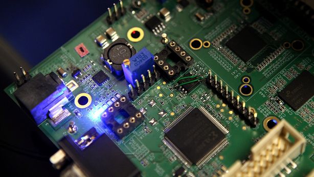 Cina inizia “guerra dei chip” in mezzo a tensioni commerciali