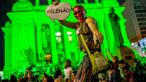 Elezioni Brasile, chi è Jair Bolsonaro e perché fa paura