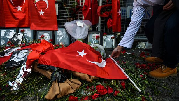Strage Istanbul, clamoroso errore: uomo foto passaporto non è killer