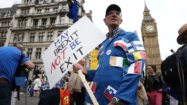 Funzionario Ue: “Trattative Ue Brexit siano in lingua francese”