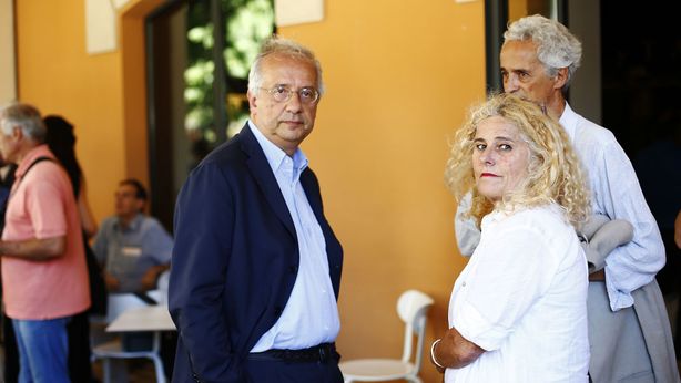 Elezioni: Pd crolla nei sondaggi e si fa il nome di Walter Veltroni