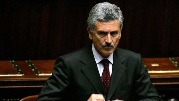 Politica nazionale: D’Alema insulta