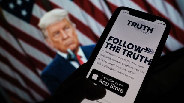 Trump annuncia il suo social network: si chiama Truth, ossia “verità”