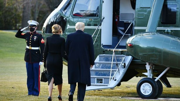 Trump lascia con una promessa: “In qualche modo torneremo”