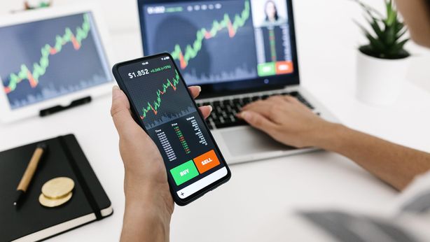 Consulenza finanziaria, quali differenze tra gli investimenti dei clienti wealth e affluent?