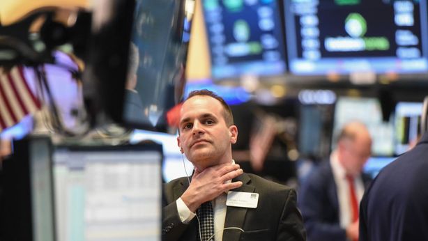 Borsa a singhiozzo, Tusk: “minacce esterne senza precedenti”