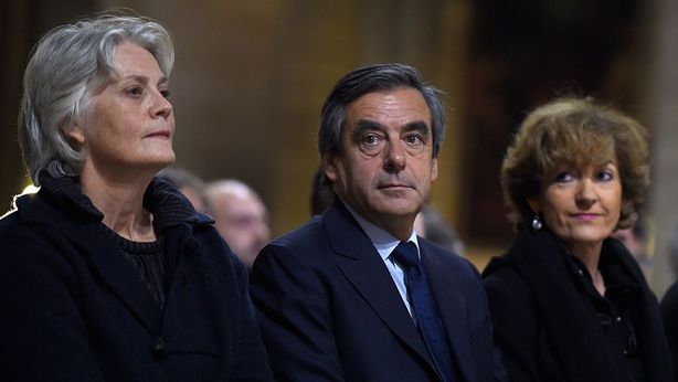 Francia, scandalo per Francois Fillon. La moglie pagata con soldi pubblici