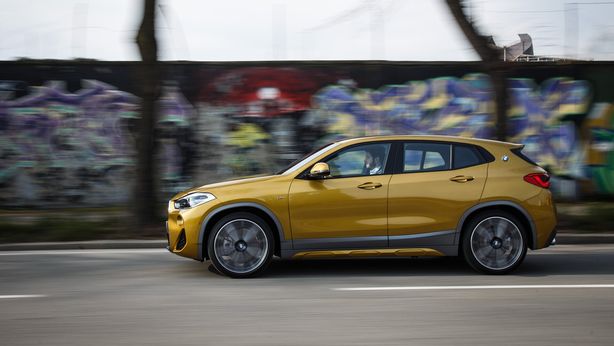 Bmw il suv compatto è urbano ma sportivo