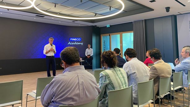 Fineco, l’AI diventa co-pilota dei consulenti: nuovo tool per la gestione dei portafogli