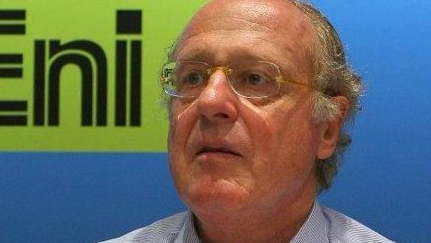 Poltrone di Stato. Padoan non vuole manager sotto processo. Scaroni si ribella