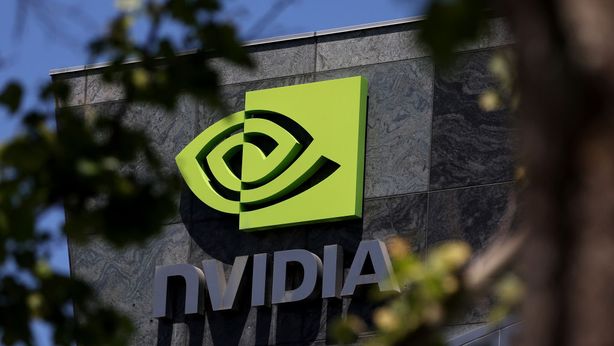 Nvidia batte le attese: utili +600%, titolo sfonda $1.000. Via a split azionario