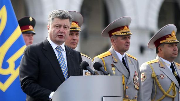 Ucraina teme l’invasione russa e invoca legge marziale