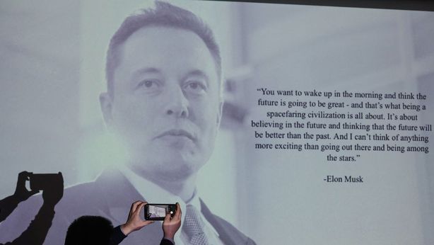 Elon Musk: i libri preferiti dal numero uno di Tesla e uomo più ricco del mondo