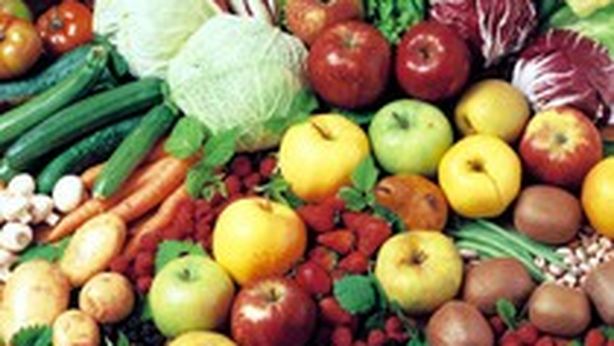 Spesa famiglie: calo peggiore da ’97, 62% taglia sul cibo