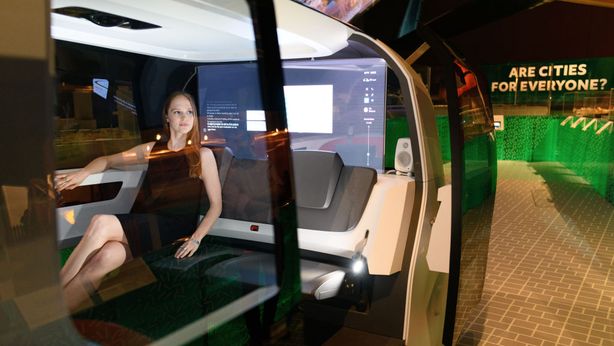 Auto: entro tre anni quasi tutti gli automobilisti utilizzeranno un assistente vocale