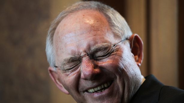 Mercati bocciano Draghi.  Braccato da banche e Schaeuble