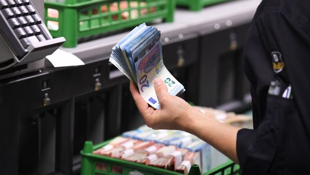 Morte contanti: società hi-tech diventeranno le nuove banche