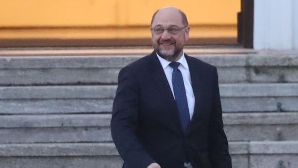 Germania verso nuovo governo, Spd dice sí a Merkel