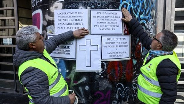 Onda gilet gialli invade anche l’Italia: corteo a Napoli