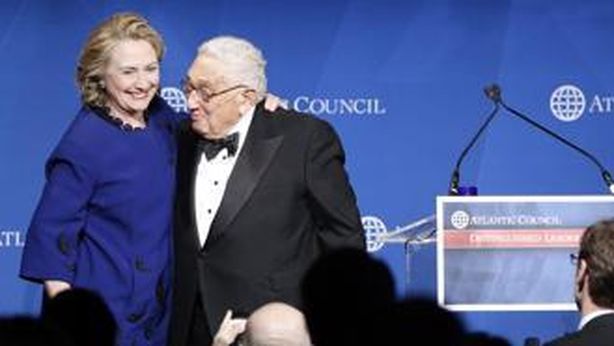 Kissinger lancia Hillary Clinton alla Casa Bianca nel 2016