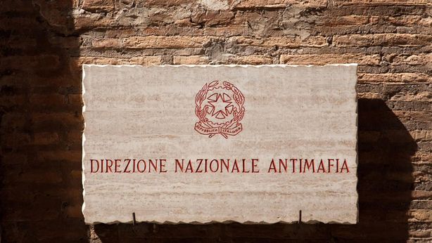 Criminalità e PA: sciolto per camorra il Comune che chiude un occhio sulle aziende dei clan