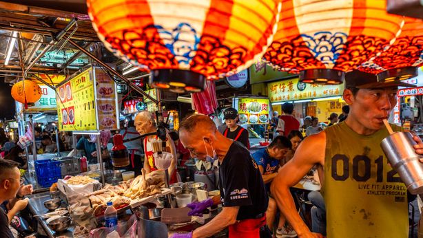 Cina: consumatori stringono la cinghia mentre il Paese sprofonda nella deflazione