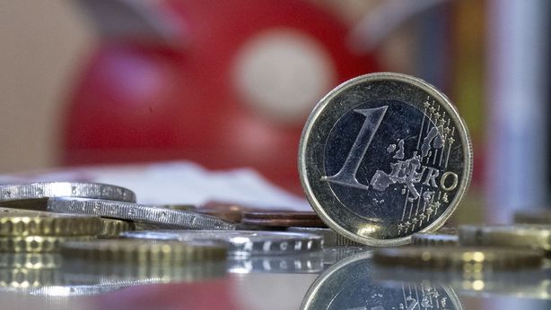 La metà degli italiani riesce a risparmiare meno di 100 euro al mese