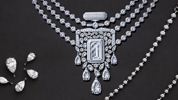 Gioielli: 55 carati per Chanel