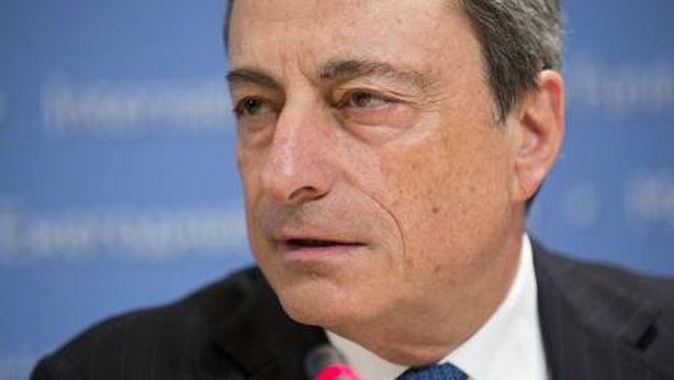 Draghi all’angolo. Stretto tra guerra valute e deflazione