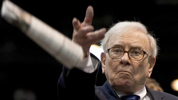 Warren Buffett: la sua Berkshire Hathaway perde oltre 40 miliardi di dollari