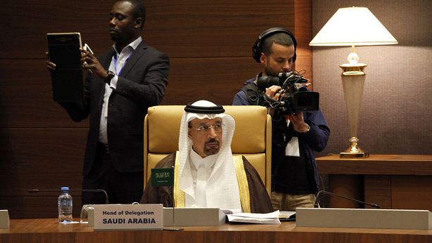Petrolio, Opec: taglio produzione. Accordo storico Iran-Arabia Saudita