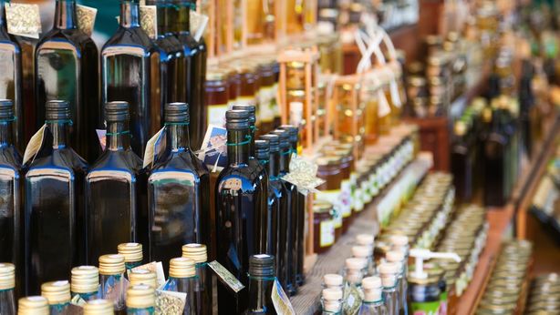 Crisi senza precedenti dell’olio d’oliva: prezzi alle stelle