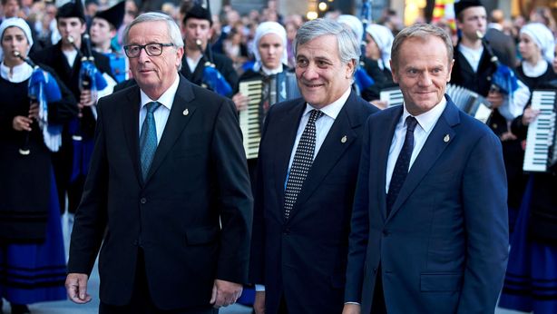 Ue, Tusk rimbrotta Trump: “rispetta i pochi alleati che hai”