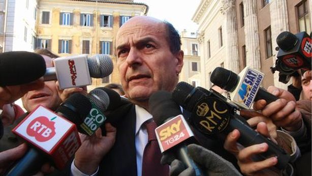 PD spaccato sulla legge elettorale. Bersani soffoca il referendum