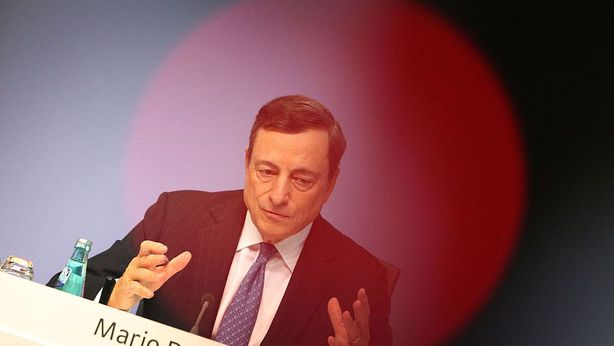 Bce, Draghi: “in Europa ci sono troppe banche”