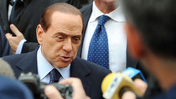 Berlusconi: vogliamo shock economia. Grillo, burattinaio
