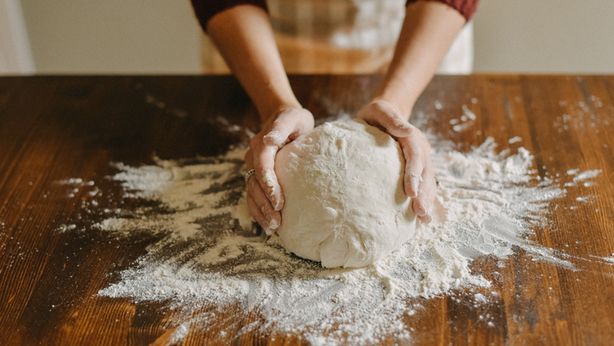 Pane e pasta: caos prezzi, farina rincara del 38%
