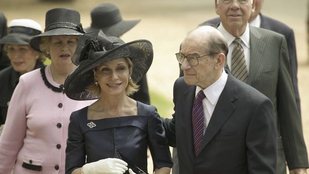 Greenspan: “non riesco a concepire come l’euro possa sopravvivere”